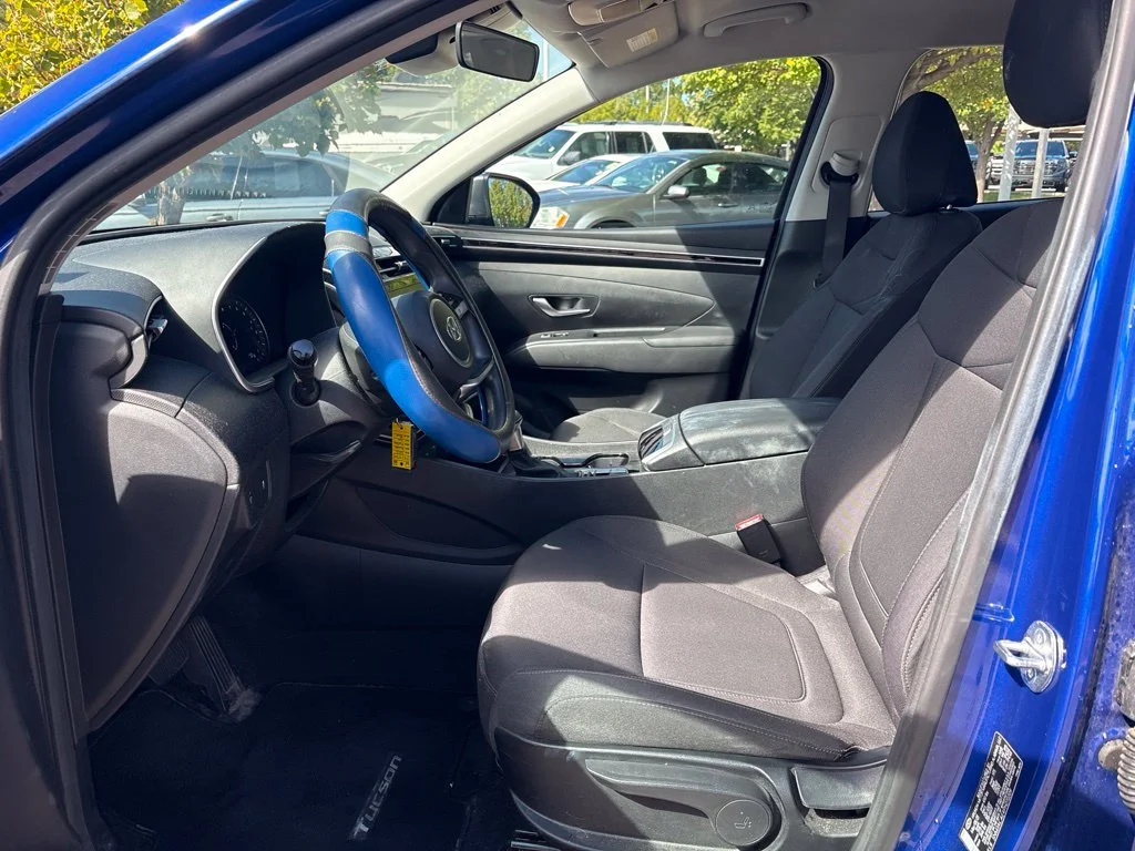 Used 2023 Blue Hyundai SE image 10