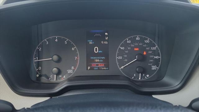 Certified Used 2024 WIND CHILL PEARL Toyota  image 21