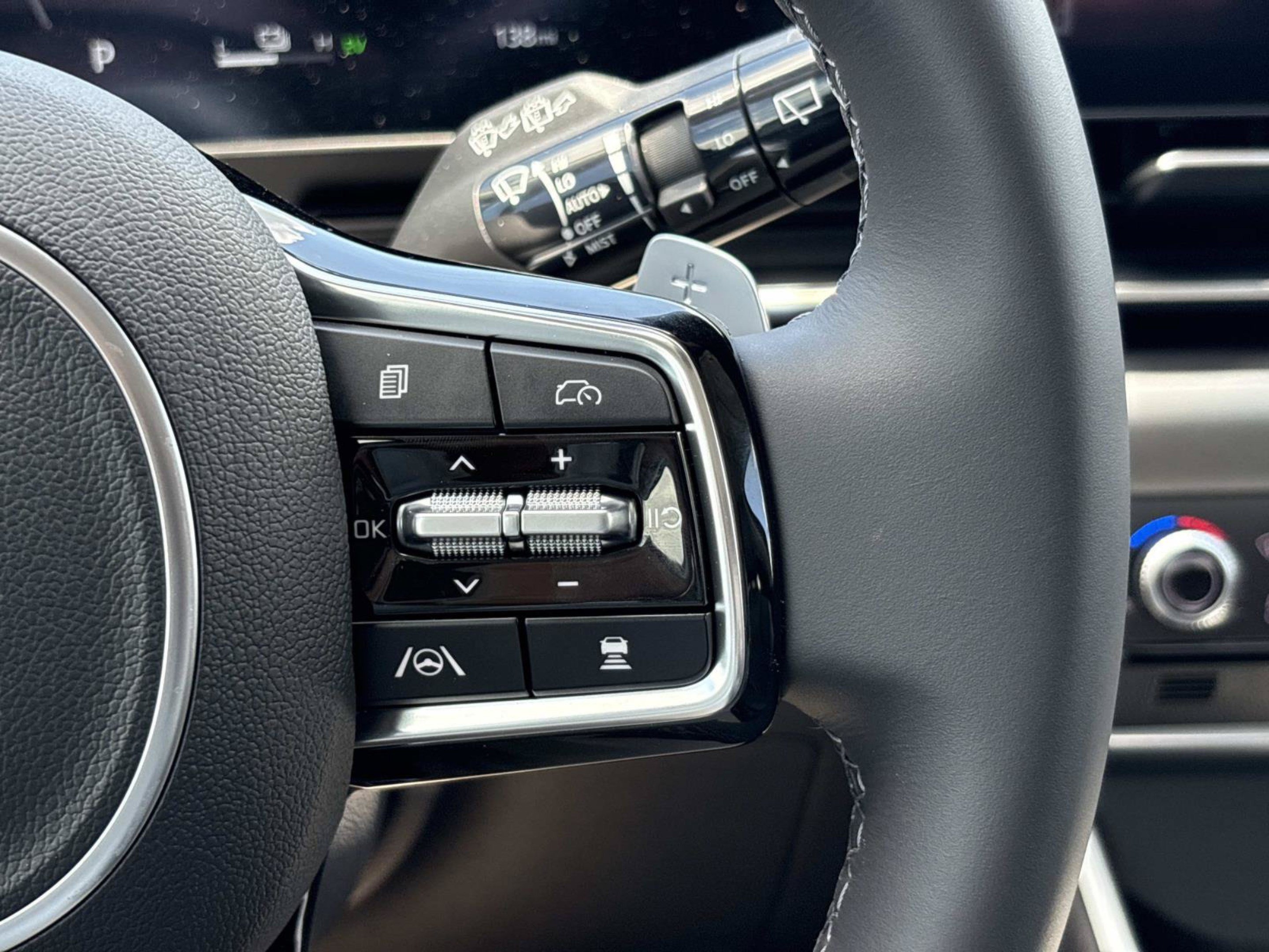 New 2026 Ceramic Silver Kia SX image 26