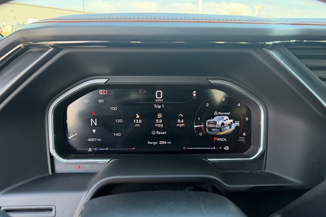 Used 2026 Summit White GMC AT4 image 18