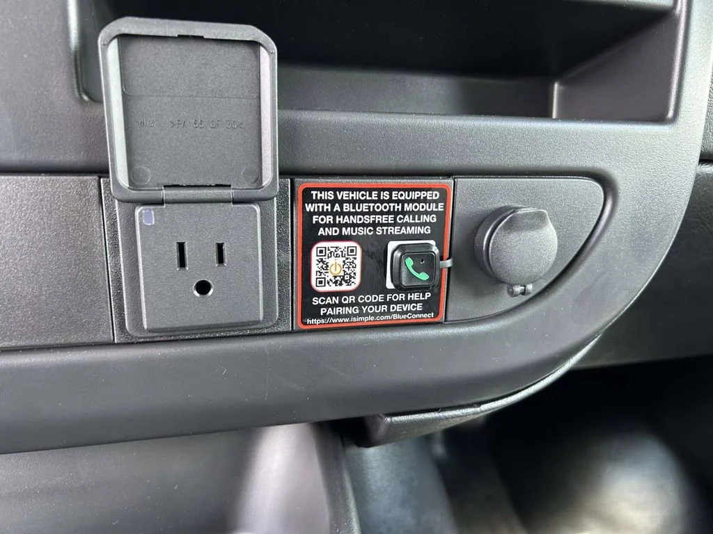 New 2026 Summit White GMC Work Van image 22