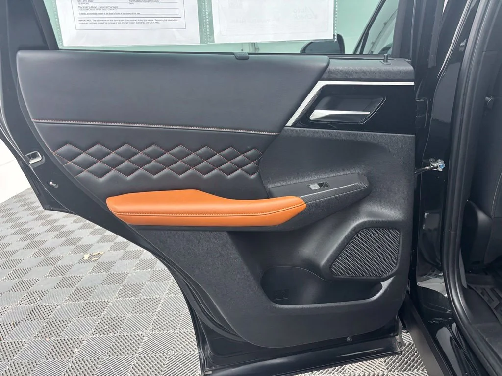 Used 2022 Black Mitsubishi SEL image 37