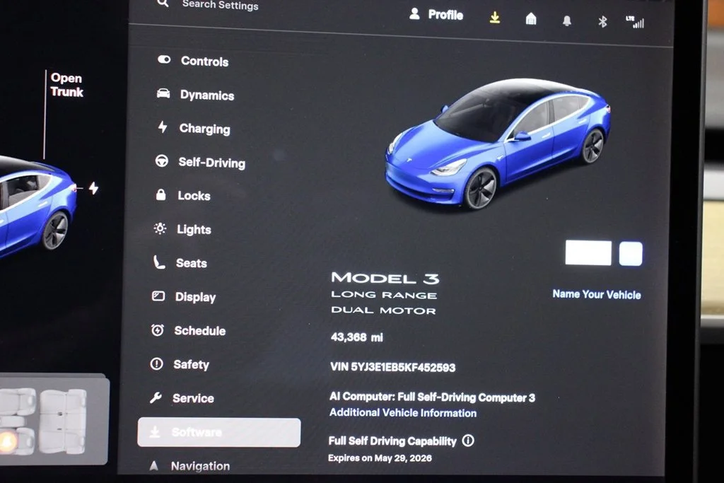 Used 2019 Deep Blue Metallic Tesla  image 21