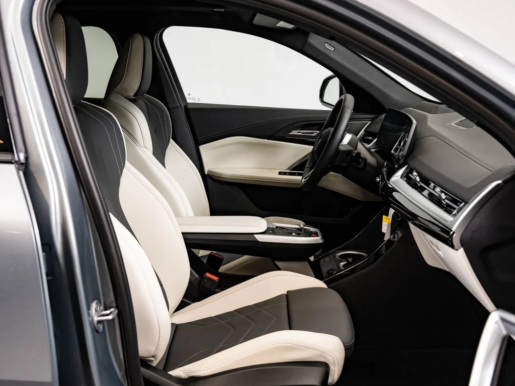 New 2027 Skyscraper Grey Metallic BMW xDrive28i image 24