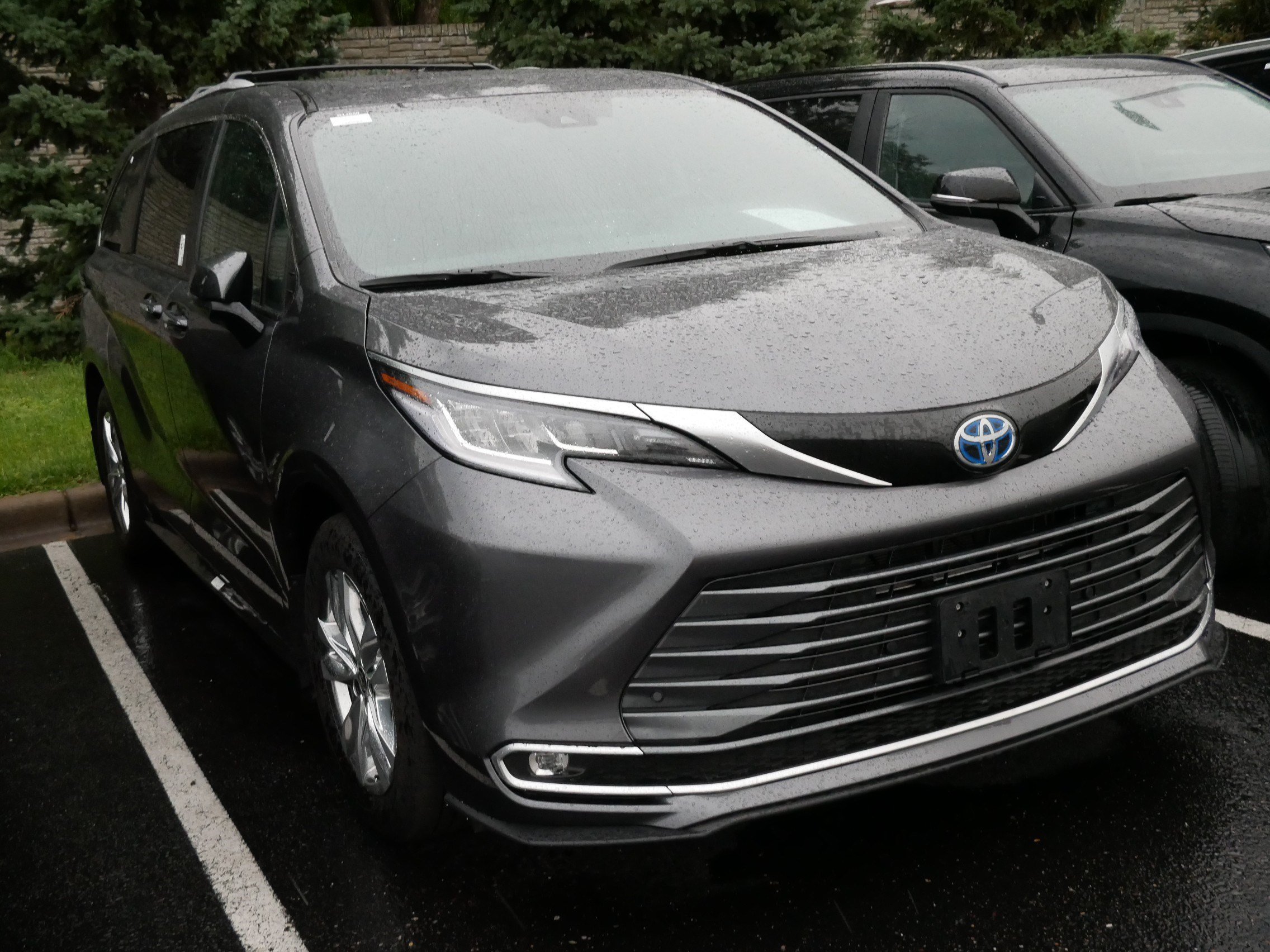 Certified Used 2025 MAGNETIC GRAY MET. Toyota Limited image 3
