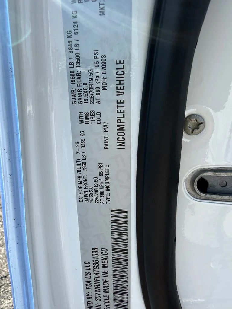 New 2026 Bright White Clear-Coat Exterior Paint RAM Tradesman image 25