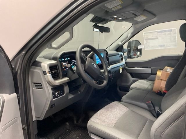 New 2026 Carbonized Gray Metallic Ford F-350® XLT image 15