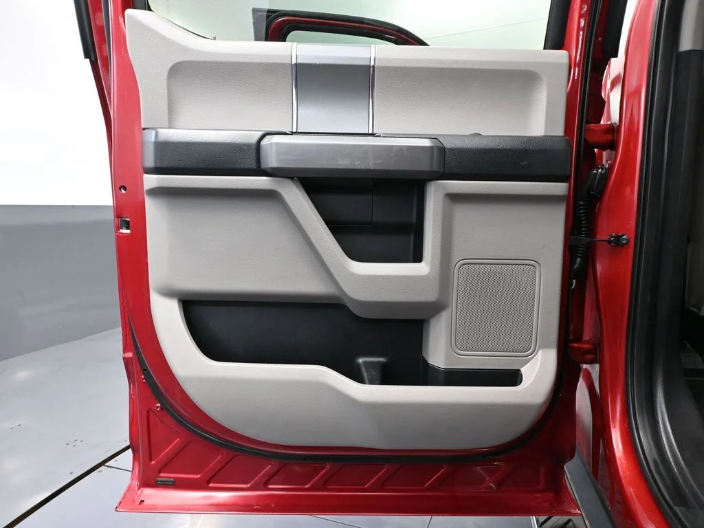 Used 2018 Red Ford XLT image 38