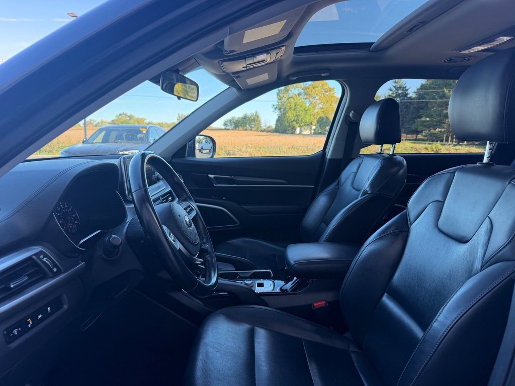 Used 2021 Gray Kia S image 10