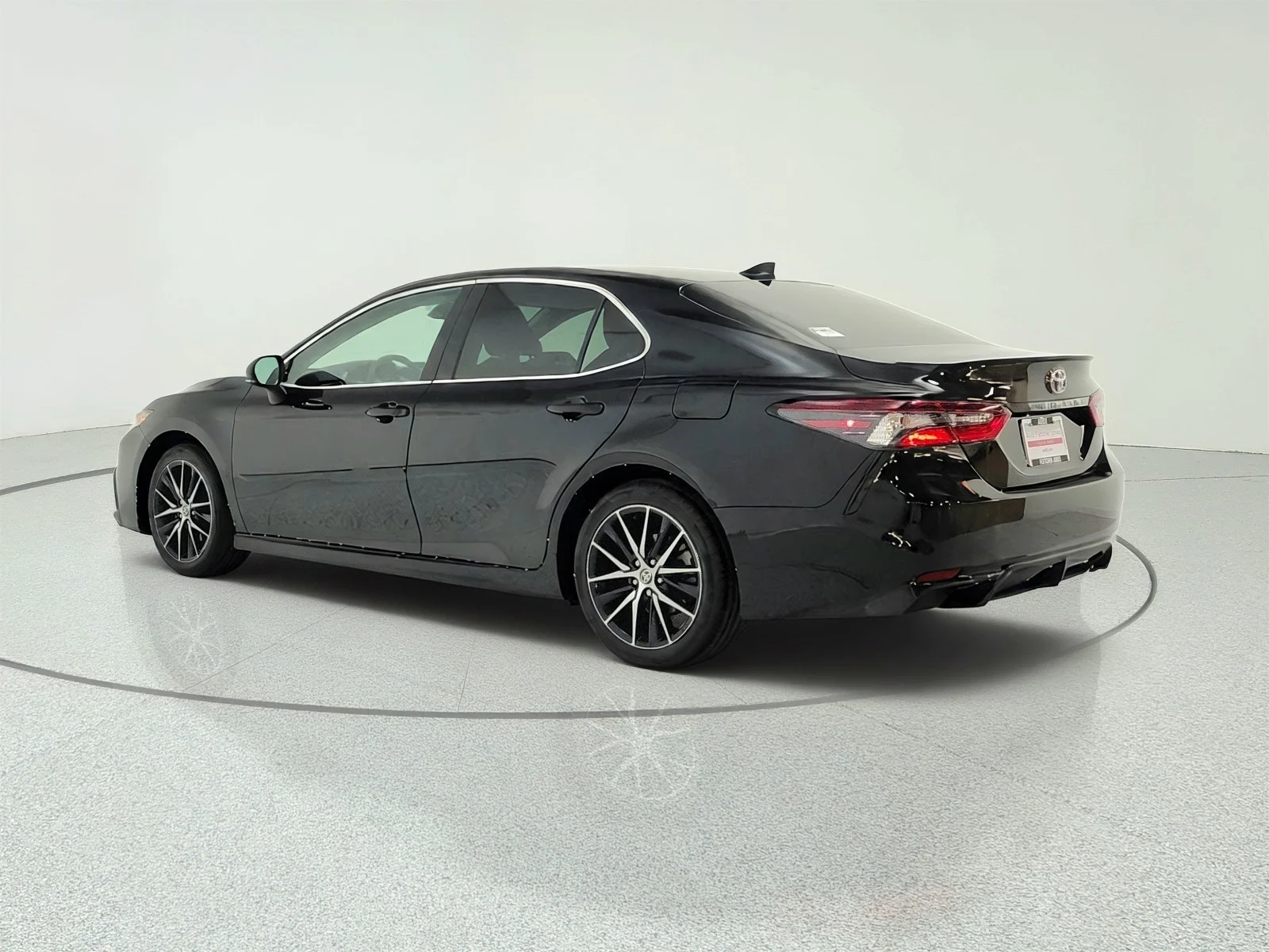 Used 2024 Midnight Black Metallic Toyota SE Auto (Natl) image 7