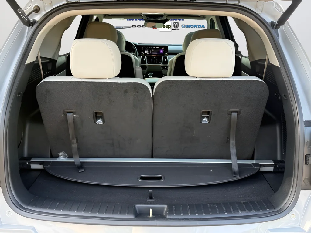 Used 2022 Gray Kia EX image 34