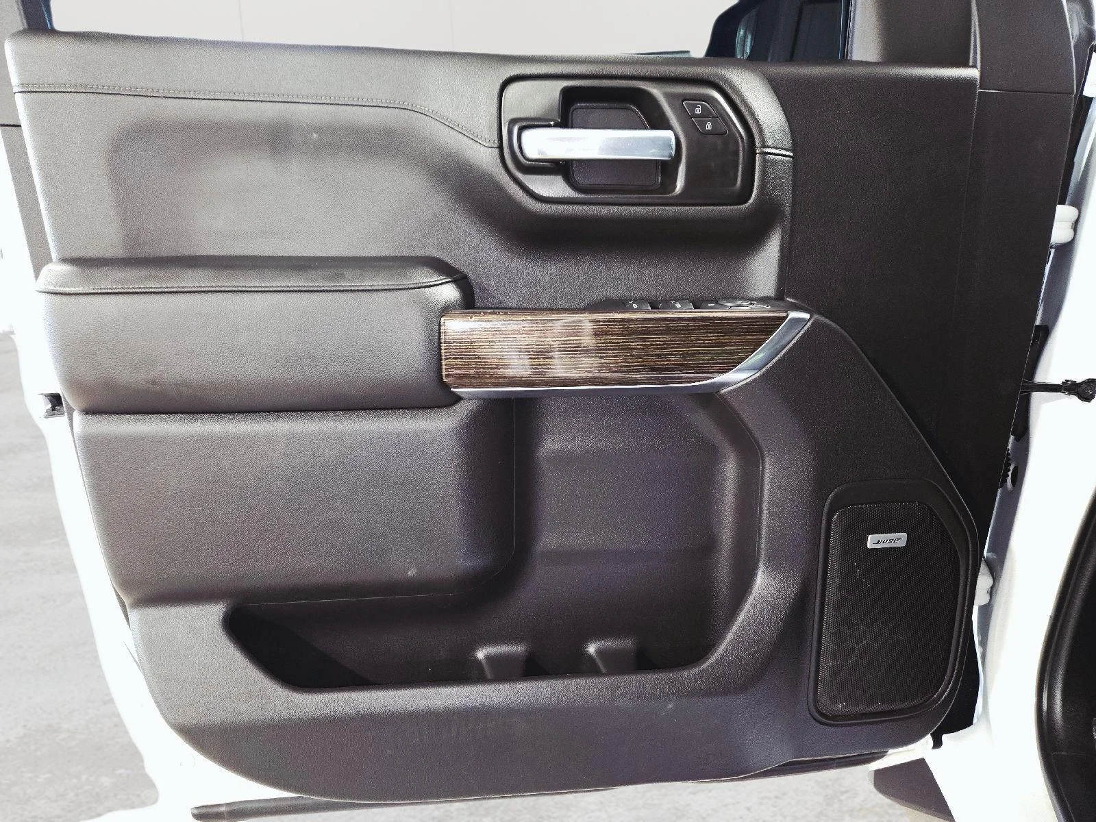 Used 2021 Summit White GMC Elevation image 22