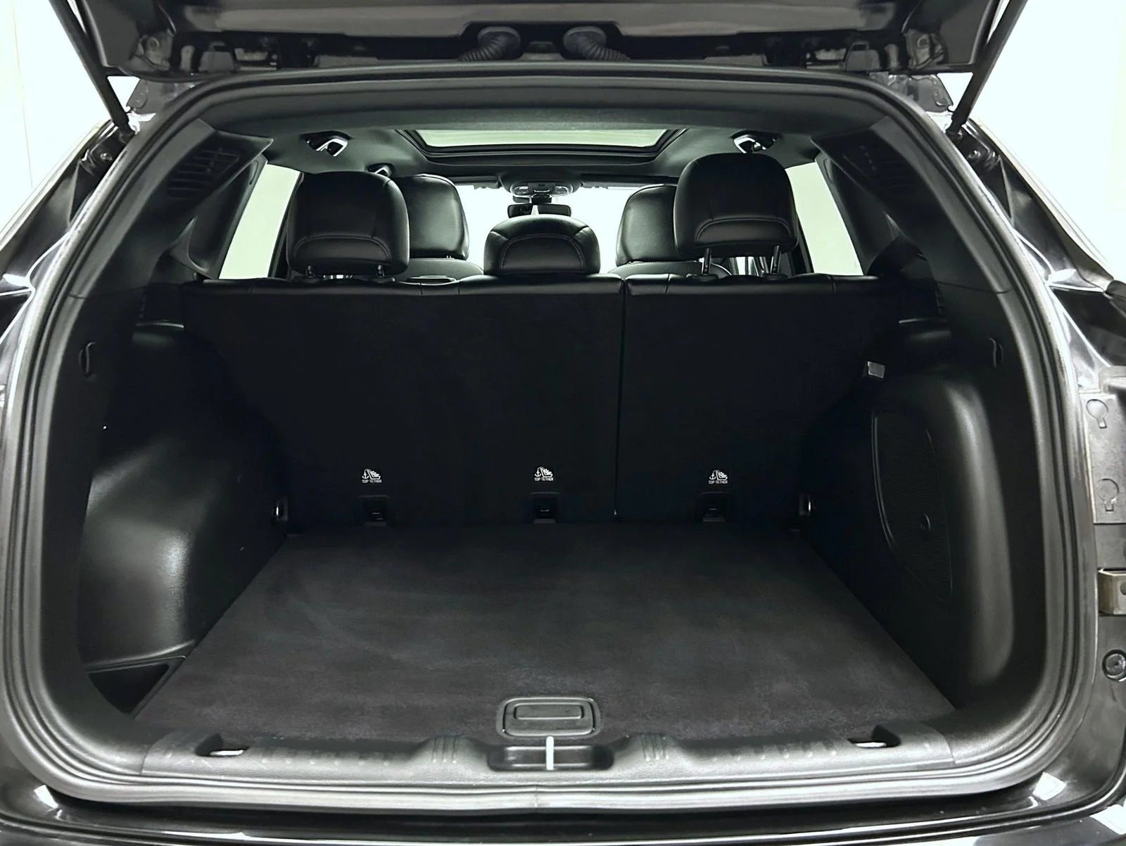 Used 2023 Black Jeep Limited image 21