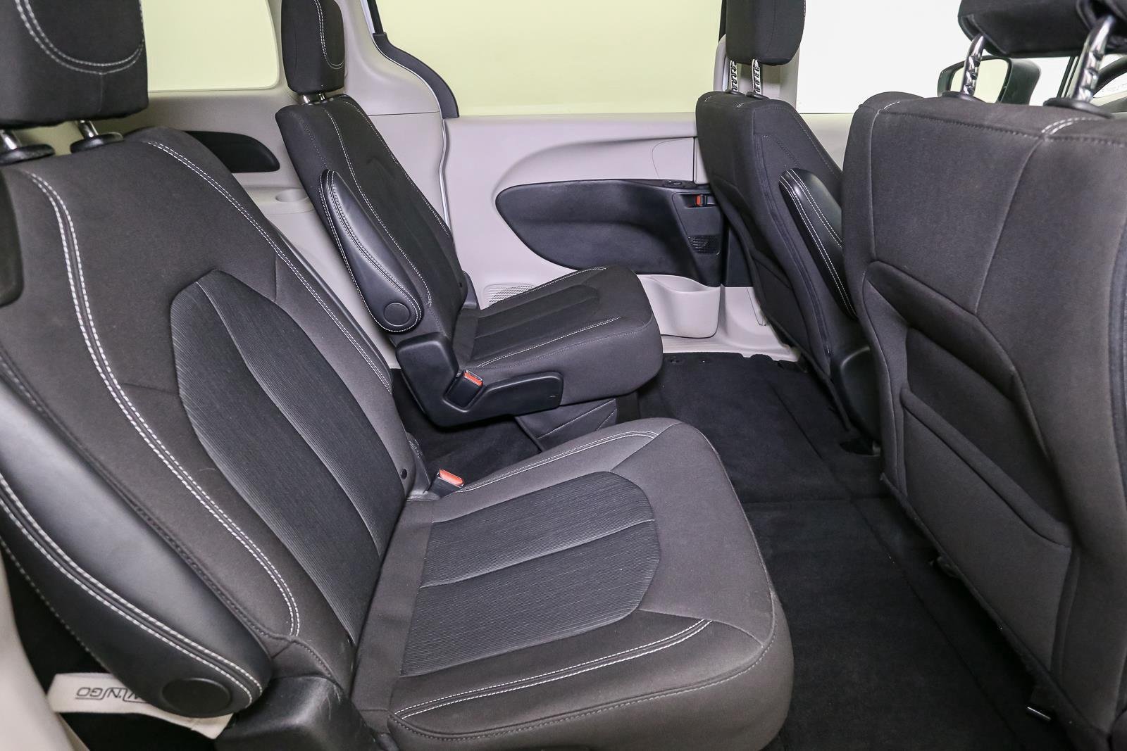 Used 2024 Bright White Clearcoat Chrysler LX image 22