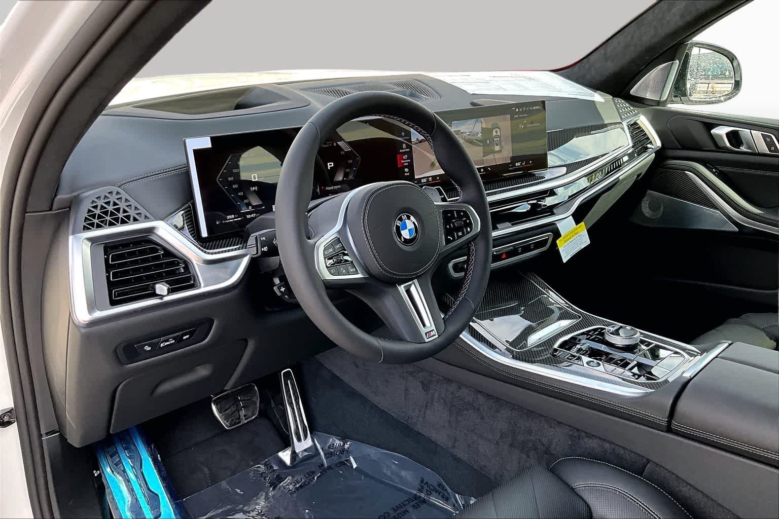 New 2026 Alpine White BMW M60i image 8