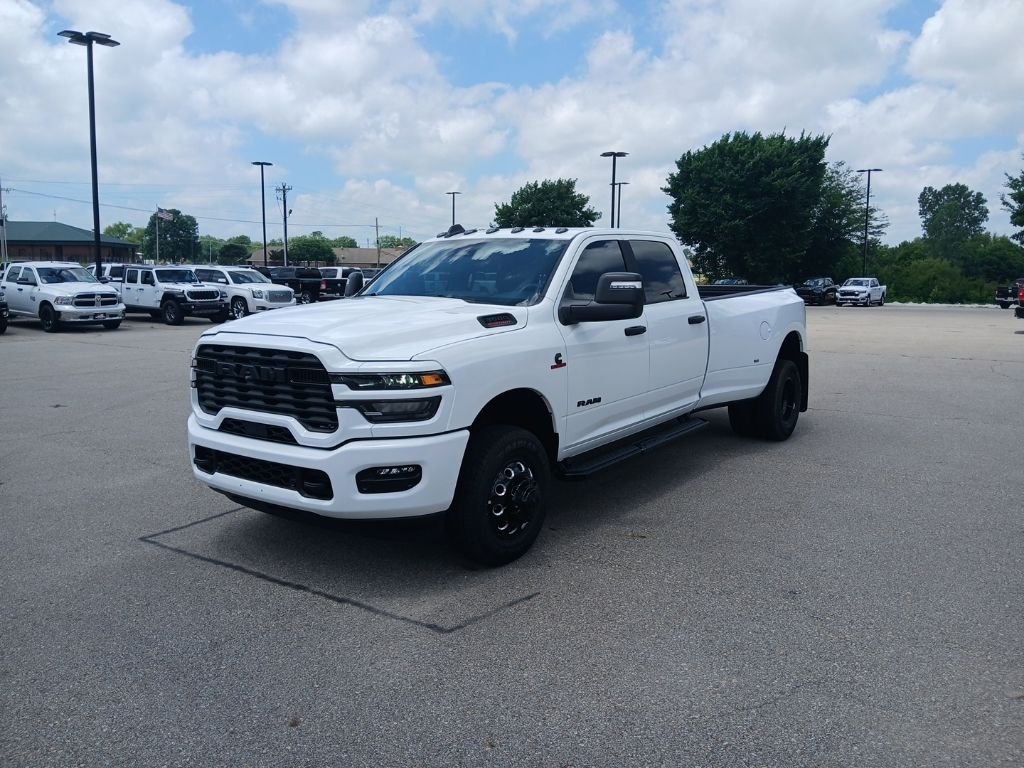 New 2026 Bright White Clear-Coat Exterior Paint RAM Big Horn image 4
