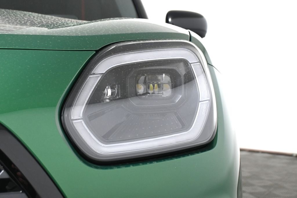 New 2026 Green MINI Iconic image 11