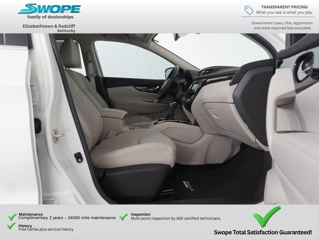 Used 2022 Pearl White Tricoat Nissan SL image 11
