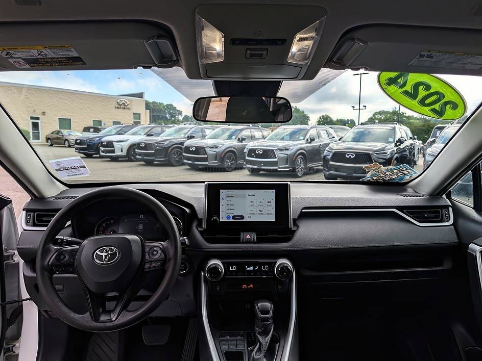 Used 2024 Ice Toyota XLE image 13