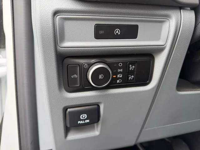 Used 2025 Oxford White Ford XLT image 22