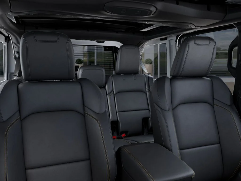 New 2025 Granite Crystal Metallic Clear-Coat Exterior Paint Jeep Sahara image 27