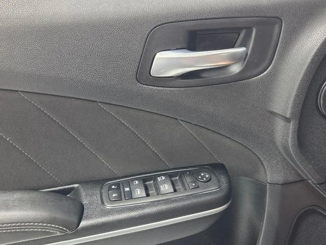 Used 2023 Gray Dodge SXT image 29