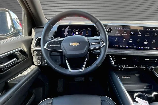 Used 2025 Blue Chevrolet Premier image 8