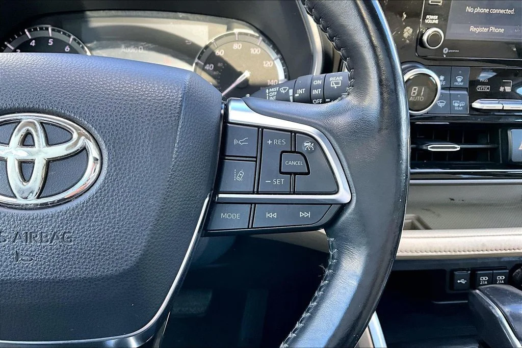 2021 Toyota Highlander XLE - Photo 12