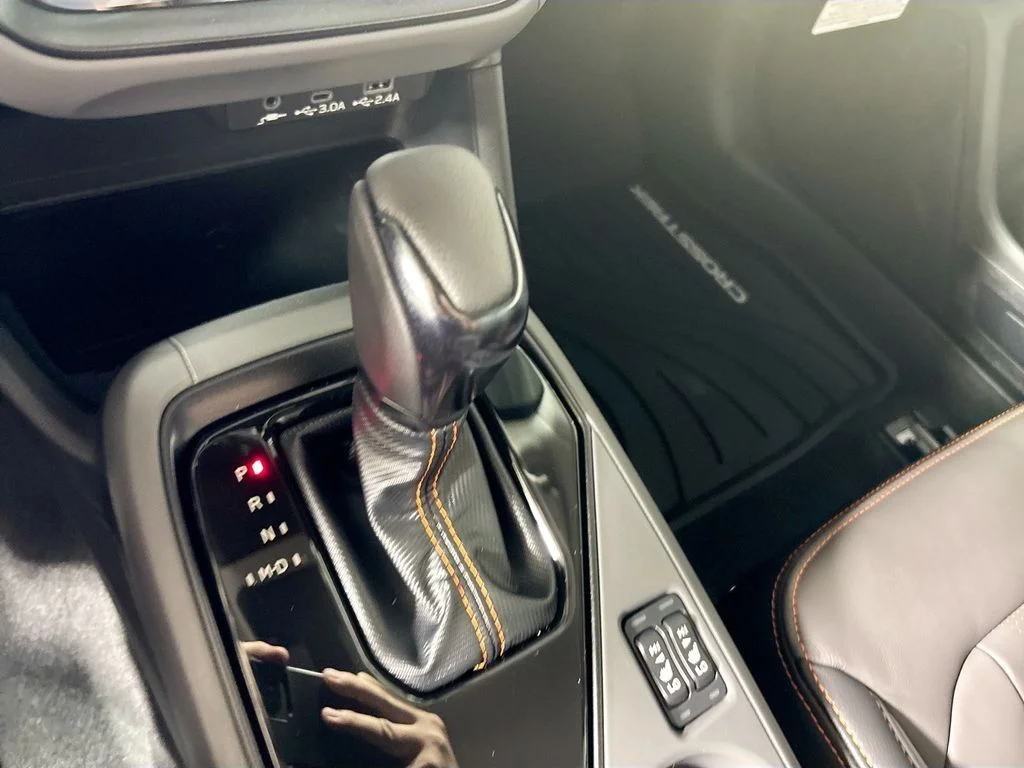 New 2026 CRYSTAL WHITE PEARL Subaru Limited image 17