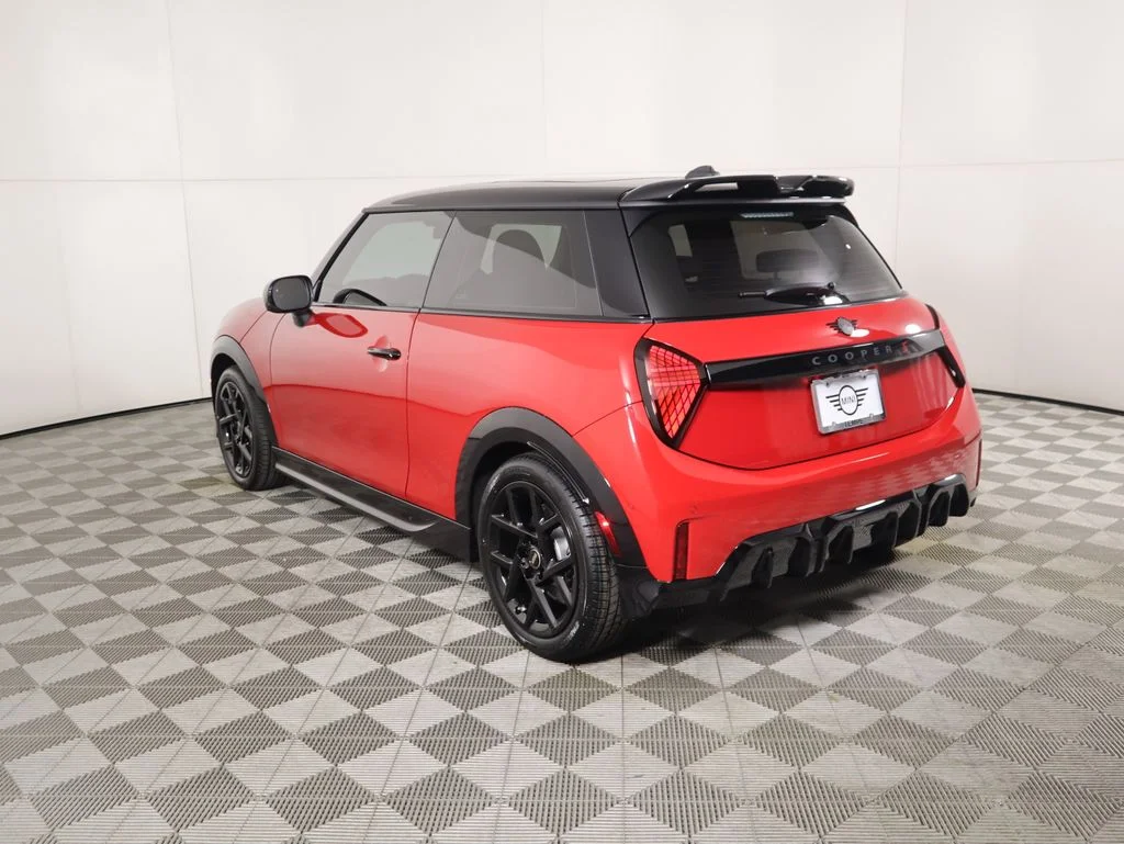 New 2026 Chili Red II MINI Iconic image 7