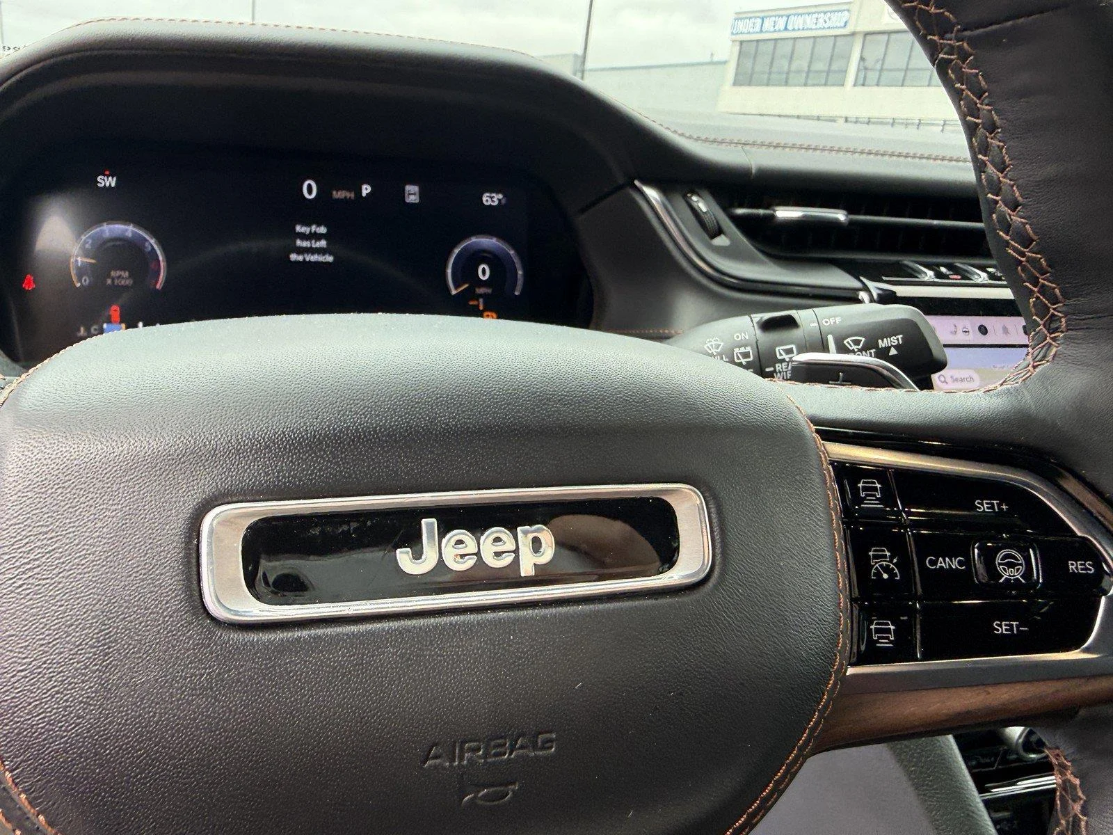 Used 2025 Metallic Jeep Overland image 18