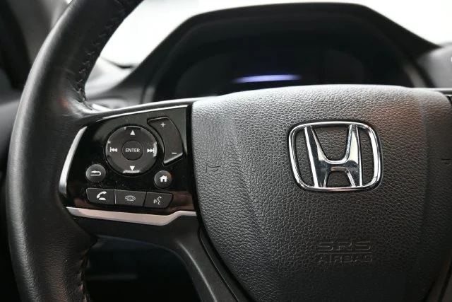 Used 2022 Crystal Black Pearl Honda EX-L image 29