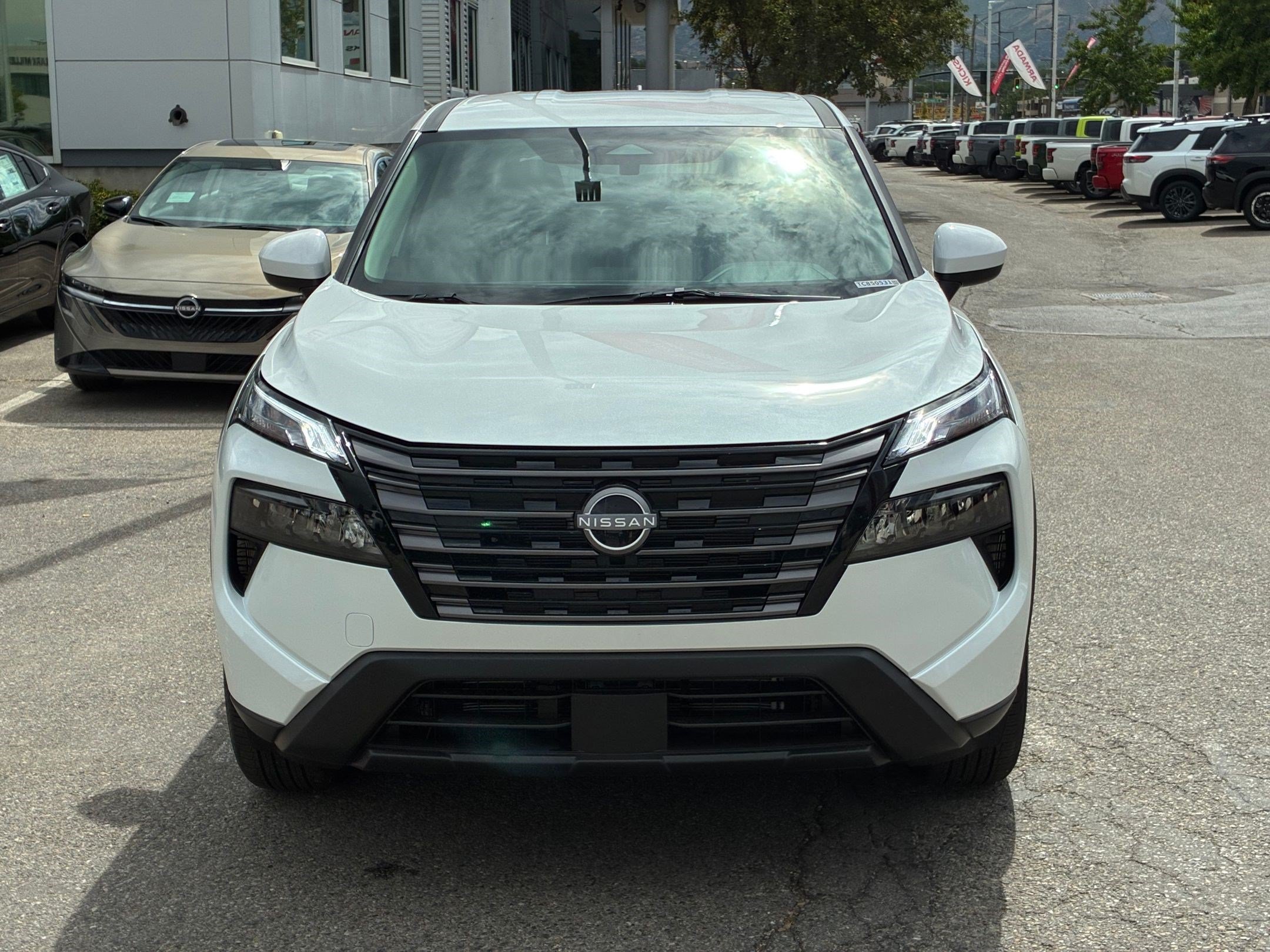 New 2026 Everest White Pearl Tricoat Nissan SV image 9