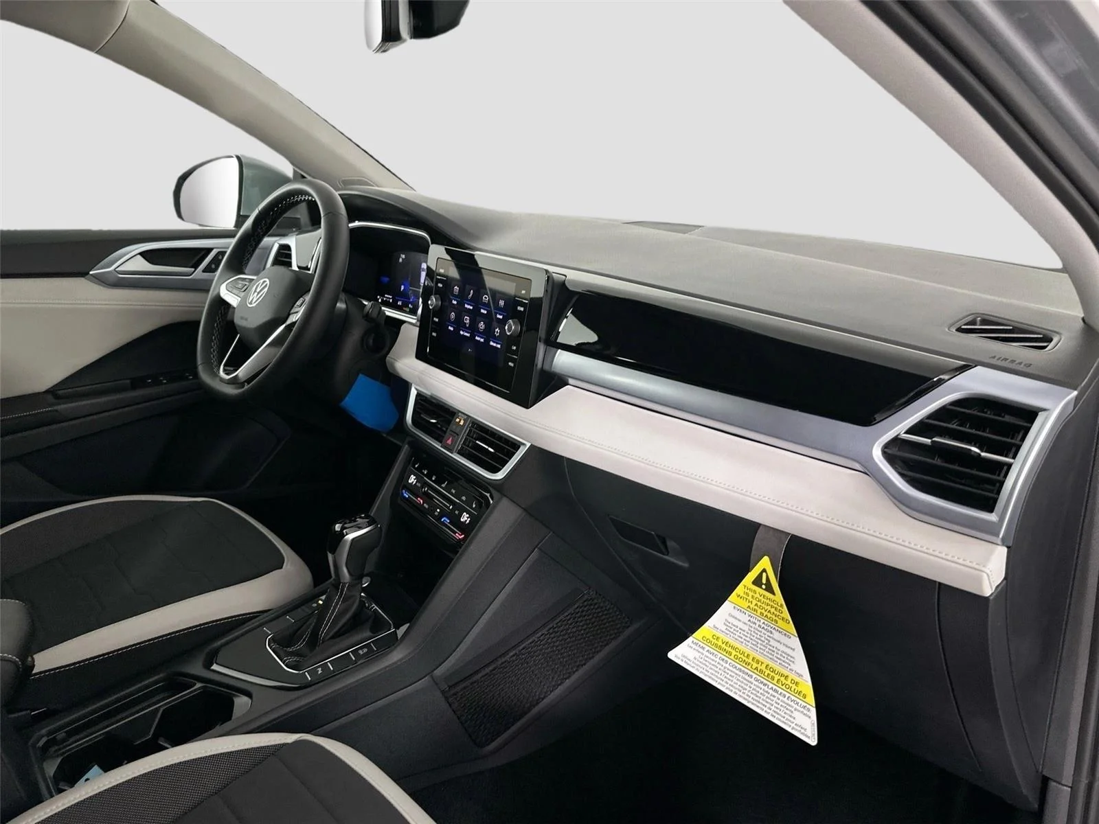 2025 Volkswagen Taos SE - Photo 23
