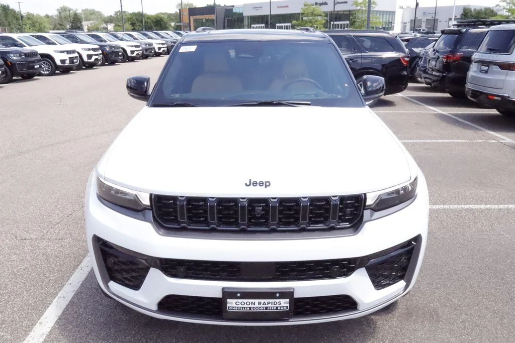 New 2026 Bright White Clear-Coat Exterior Paint Jeep Summit image 6