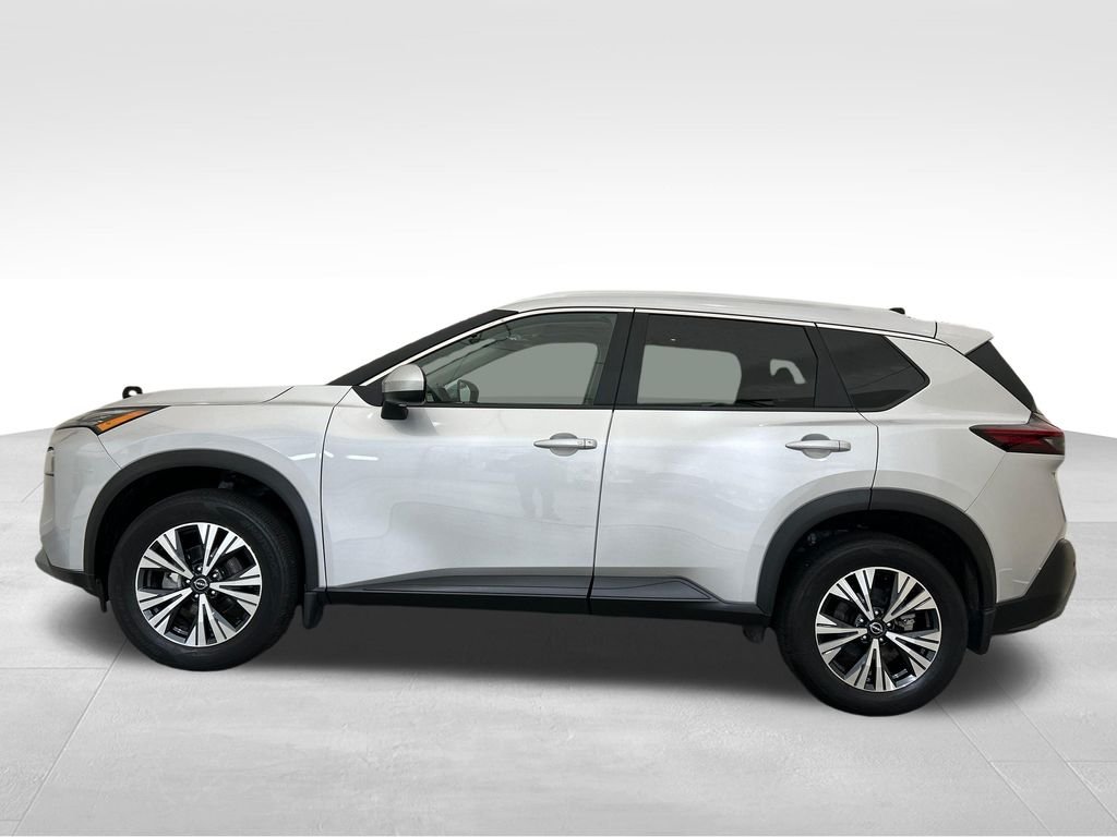 Used 2023 Silver Nissan SV image 2
