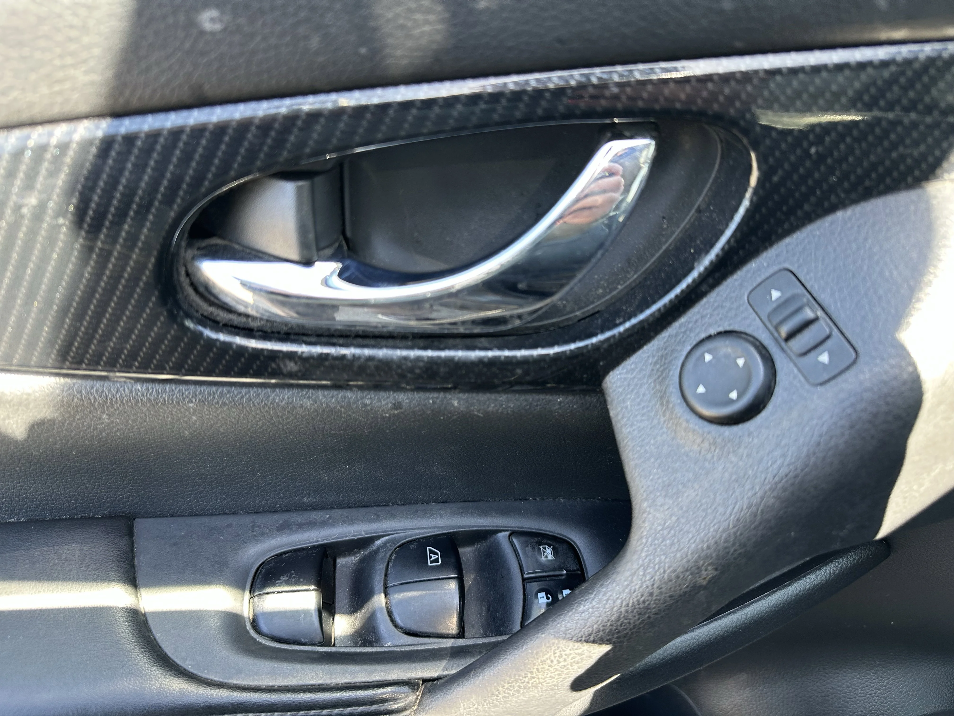 Used 2019 Black Nissan SL image 9