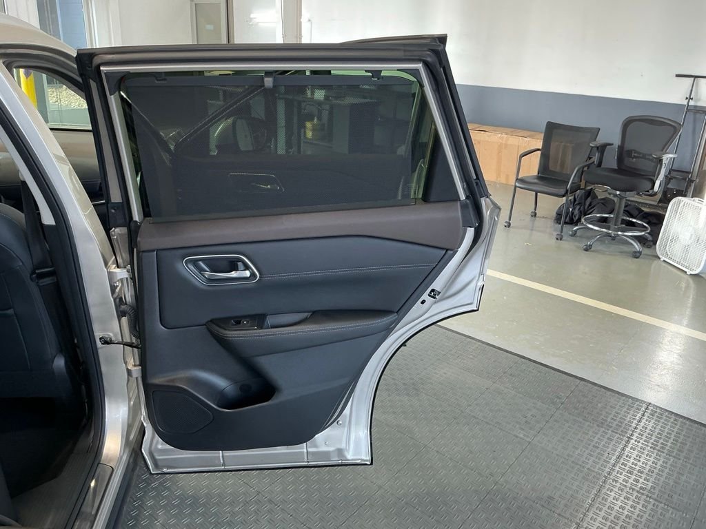 Used 2023 Gold Nissan Platinum image 44