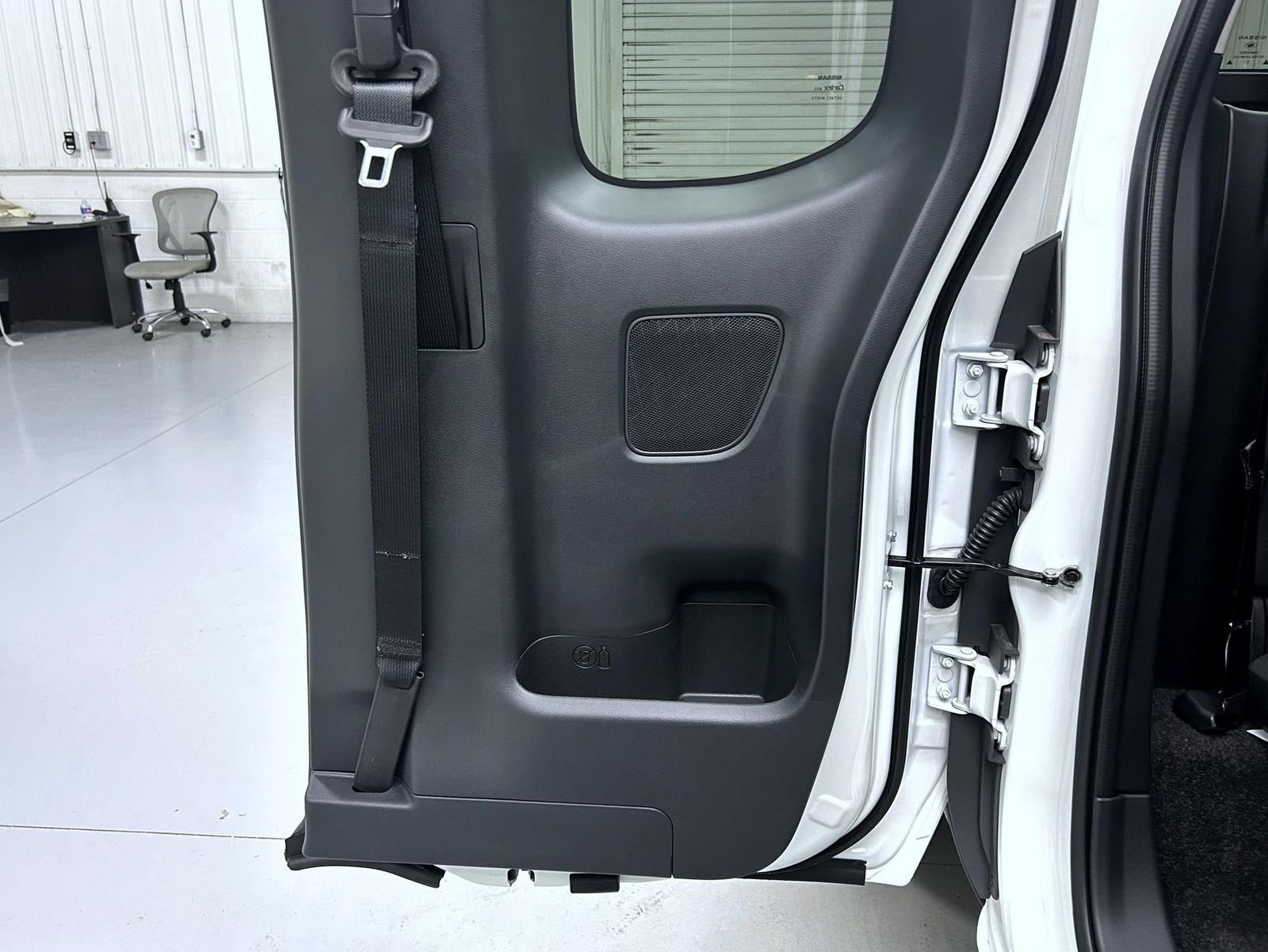 New 2026 Glacier White Nissan S image 17