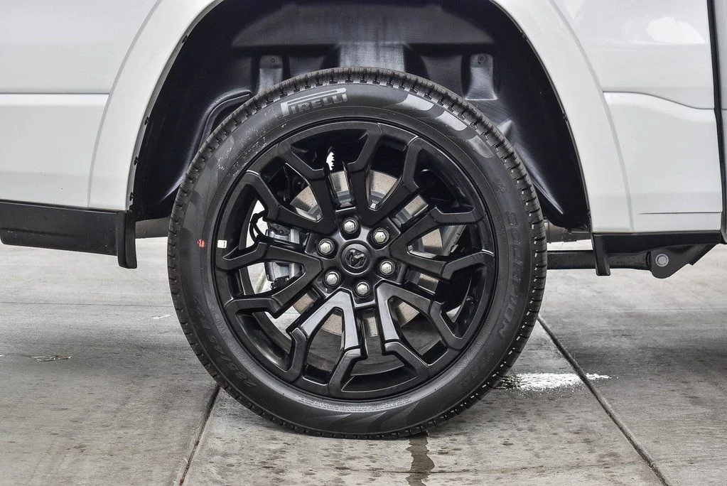 2025 RAM 1500 Limited - Photo 11