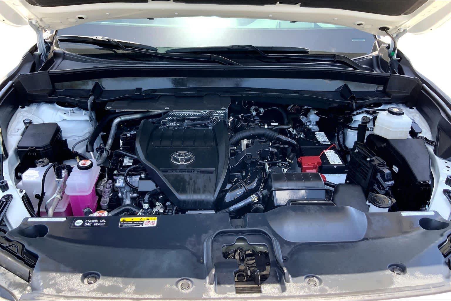 Certified Used 2026 Wind Chill Pearl Toyota Platinum image 31