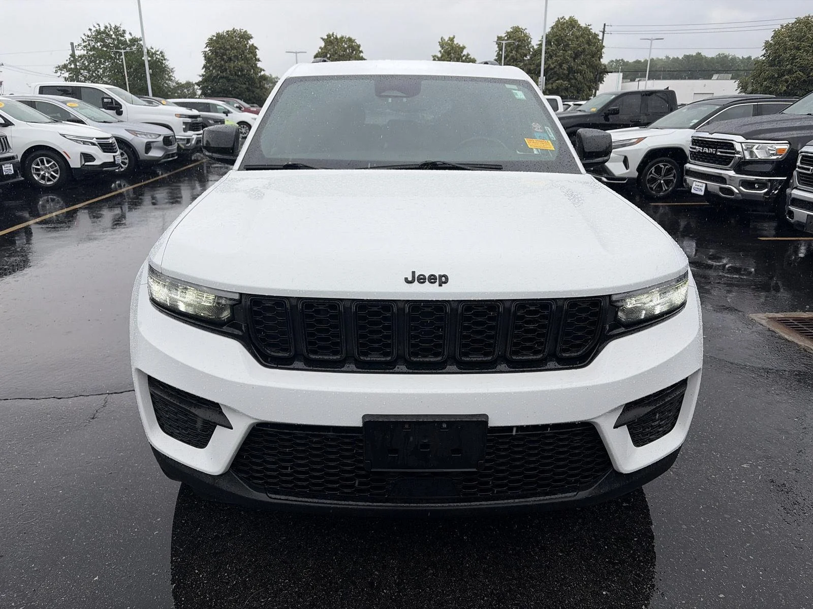 Used 2022 Bright White Clearcoat Jeep Altitude image 2