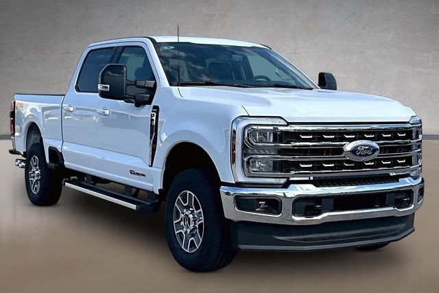 New 2026 Oxford White Ford Lariat image 2
