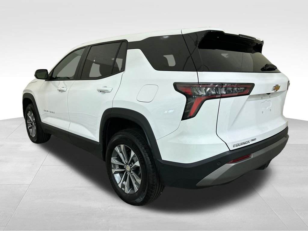 Used 2025 White Chevrolet LT image 3