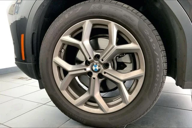 Used 2024 Dark Graphite Metallic BMW xDrive30i image 7