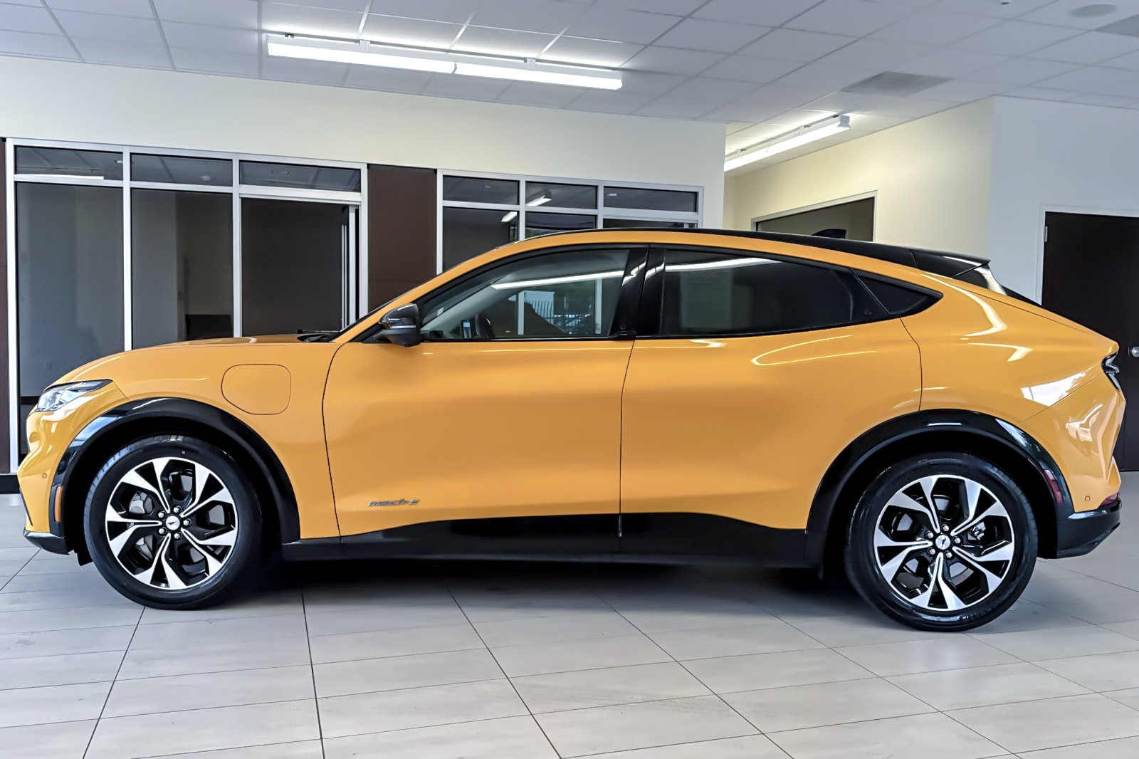 Certified Used 2023 Cyber Orange Metallic Tricoat Ford Premium image 7