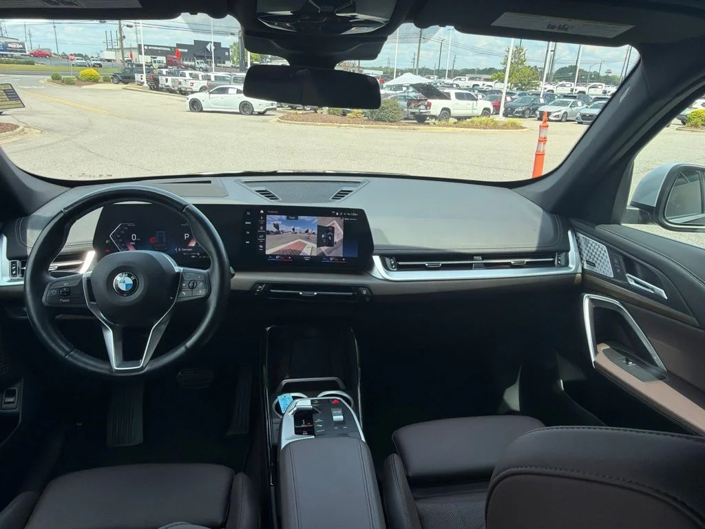 Used 2023 Black BMW xDrive28i image 27