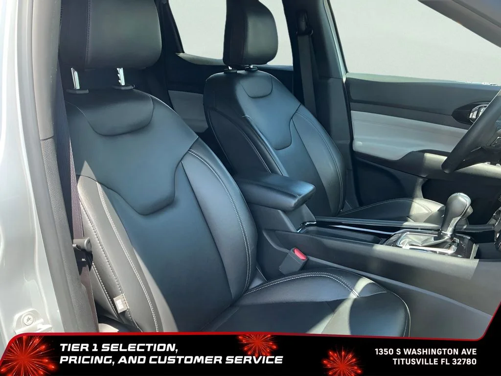 Used 2025 Silver Jeep Limited image 17