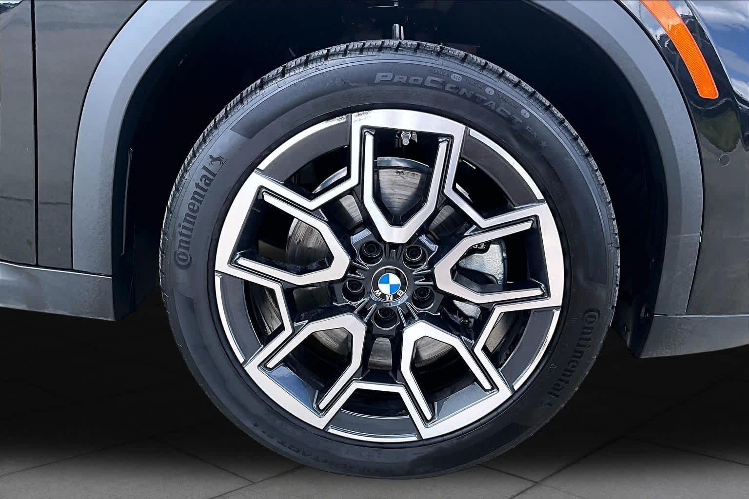 Used 2025 Black Sapphire Metallic BMW xDrive28i image 10