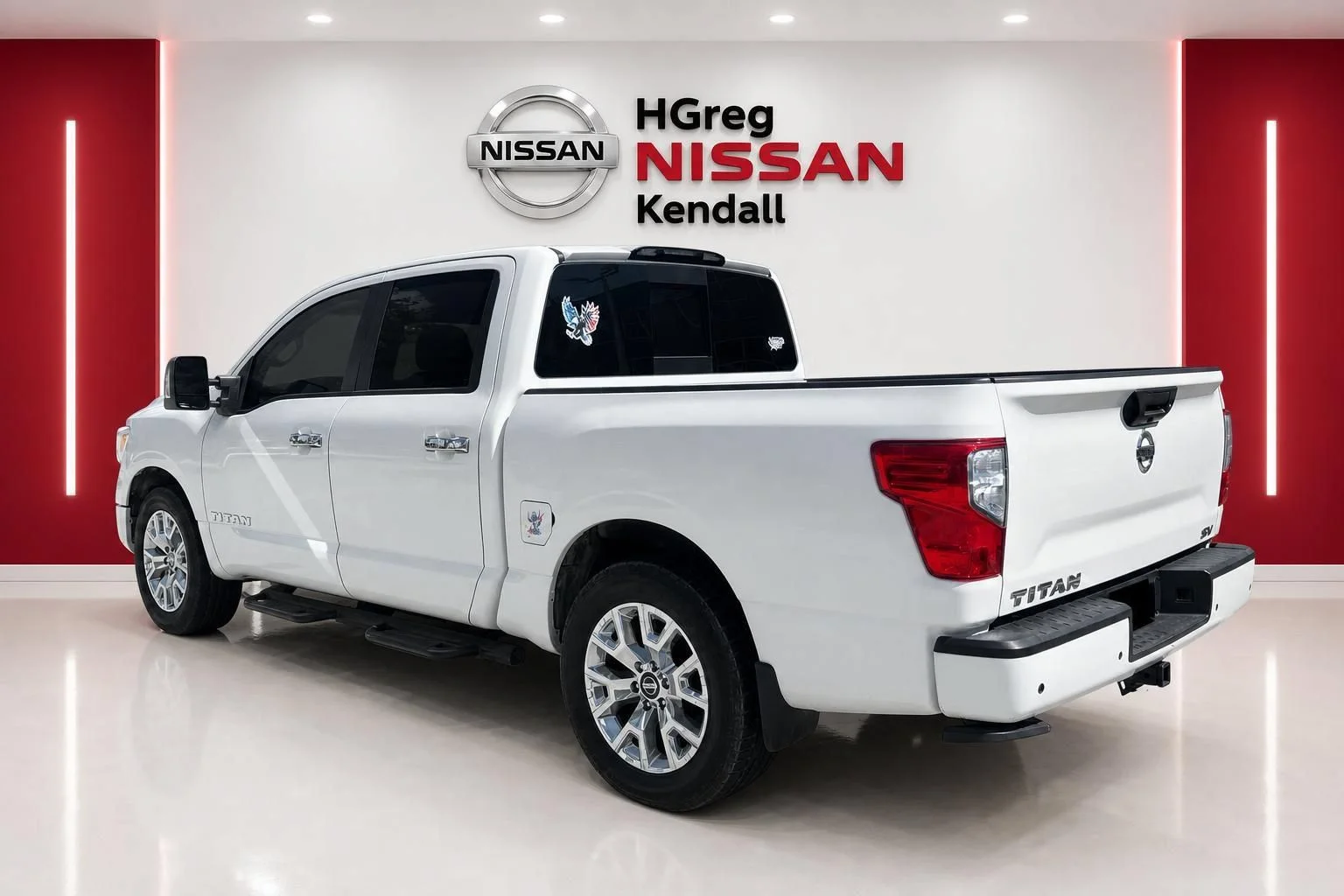 Used 2021 White Nissan SV image 2